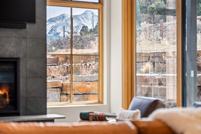 Building Photo - 117 Bowles Dr