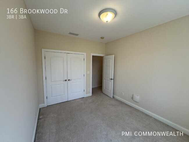 Building Photo - 166 Brookwood Dr