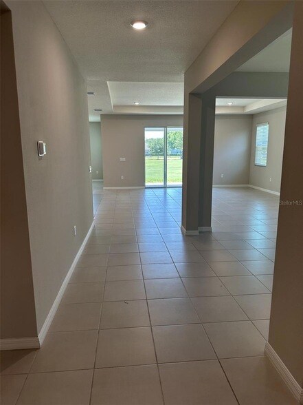 Building Photo - 4970 NW 39th Lp