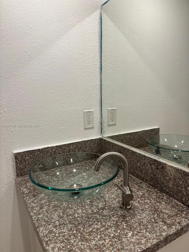 Building Photo - 5100 SW 41st St