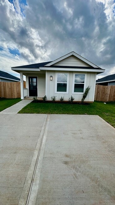Building Photo - 11926 Midas Ln