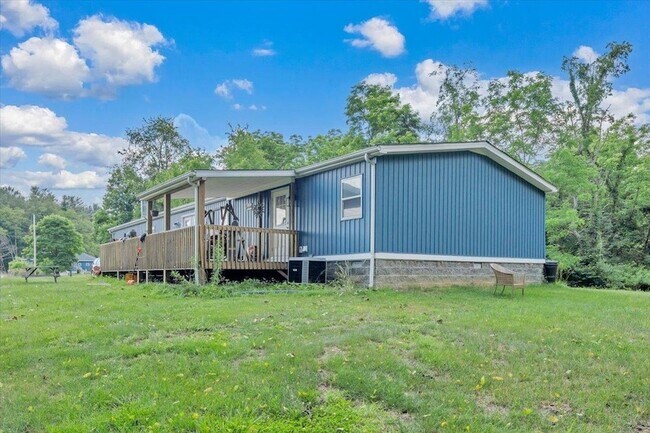 Building Photo - 3202 Mathews Ln