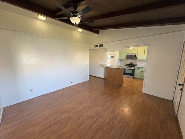 Building Photo - 4302