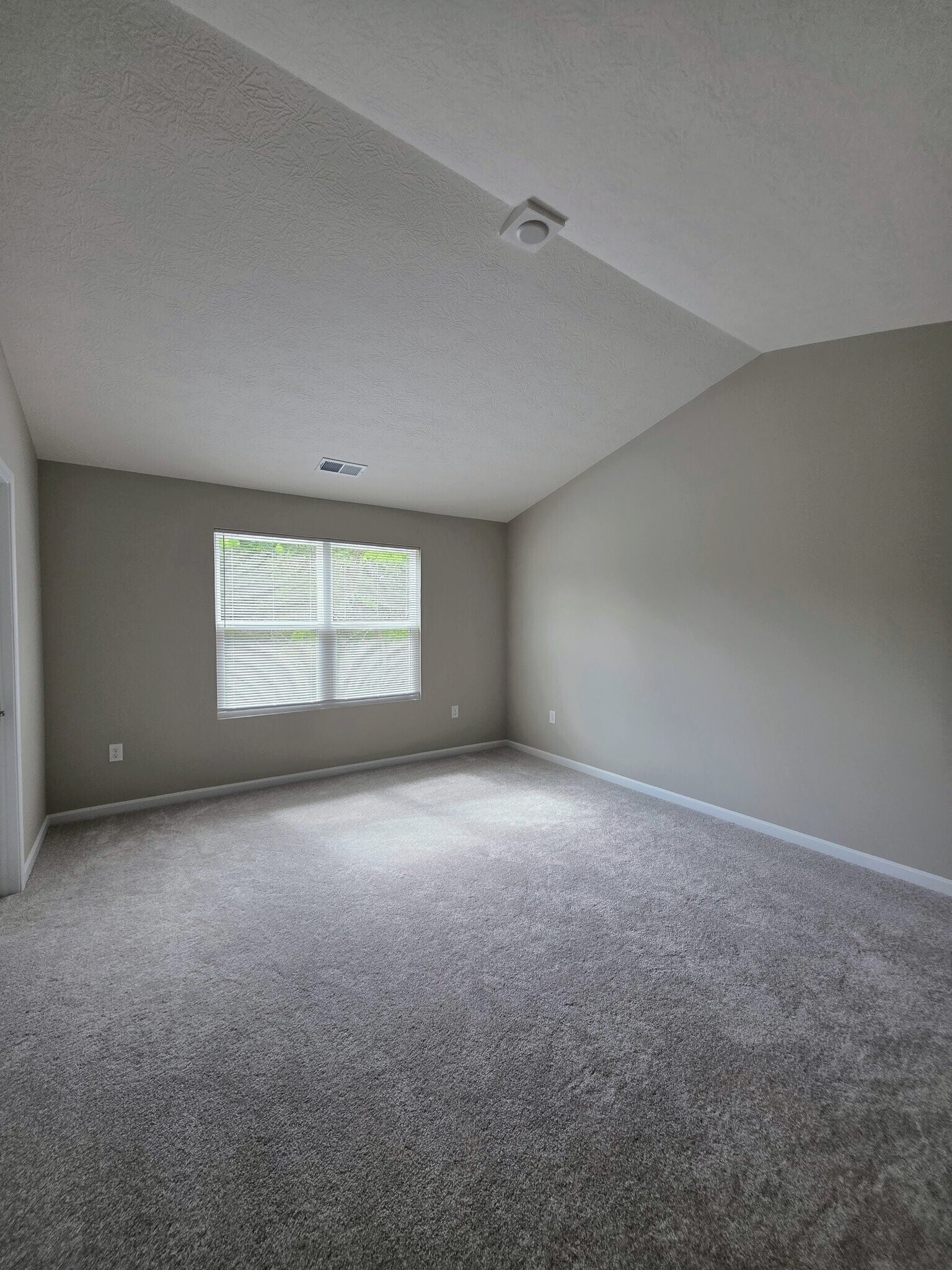 Building Photo - 7235 Grandway Dr