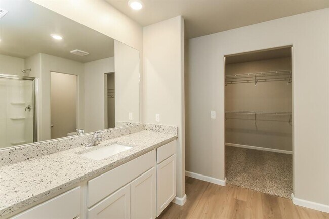 Building Photo - 2516 Rosewood Ln