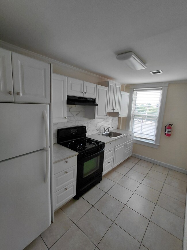 Building Photo - Riverview Apartments