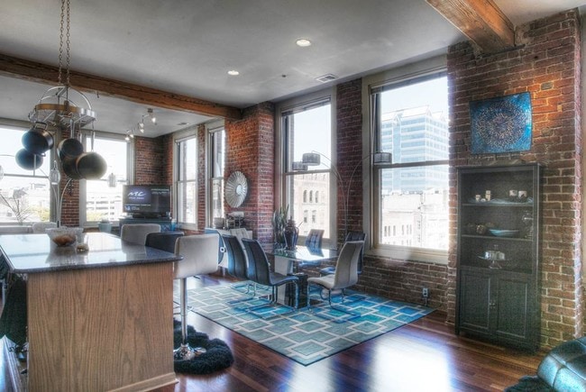 Building Photo - Mayfair, The