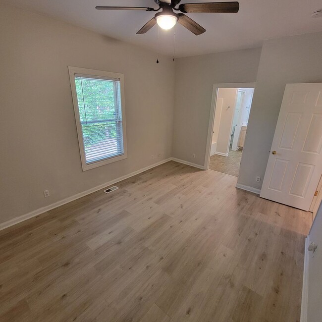 Building Photo - 3 Bedroom, 2 Bathroom Rental With Garage