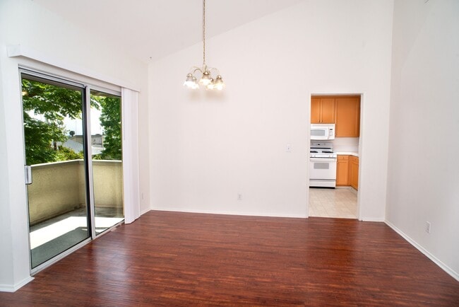 Building Photo - 15766 Midwood Dr