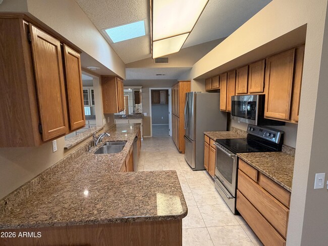 Building Photo - 14607 W Yosemite Dr