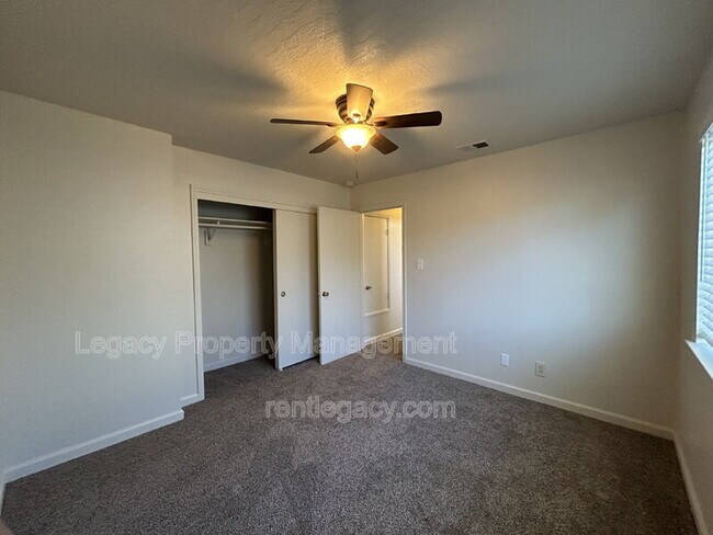 Building Photo - 2213 N Cirby Way