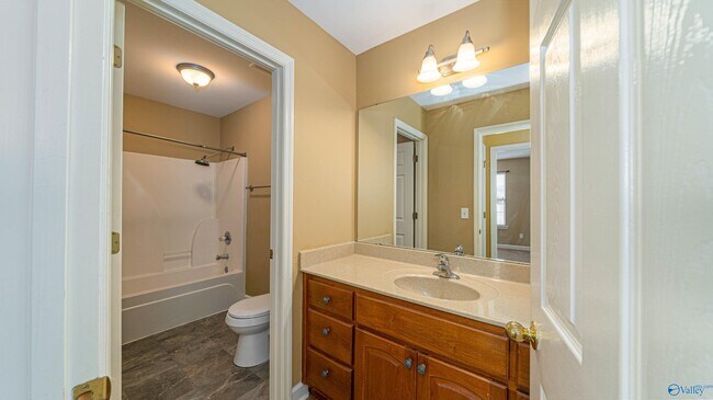 Building Photo - 5311 Frankford Dr SE