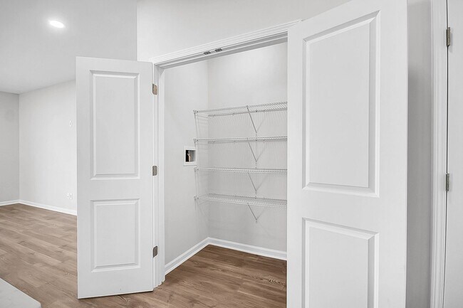 Building Photo - 482 Green Fern Dr