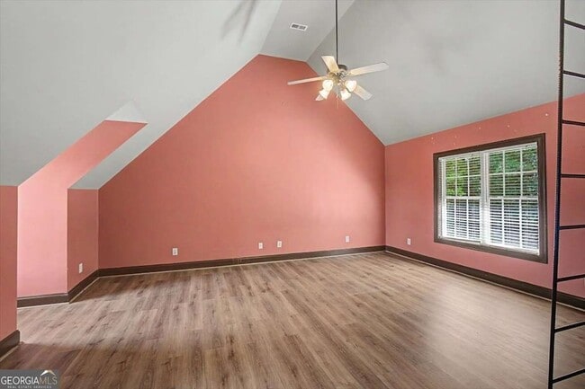 Building Photo - 6 Stonebrook Dr