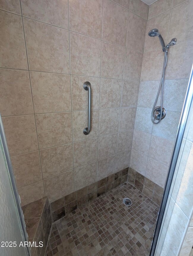 Building Photo - 8127 E Mitchell Dr