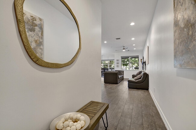 Building Photo - 100 NW 69th Cir