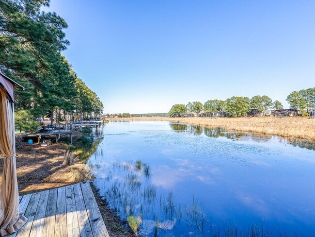 Building Photo - 753 Daphne Ln