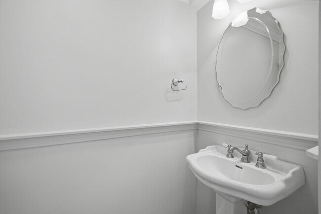 Building Photo - 1155 Dickinson St