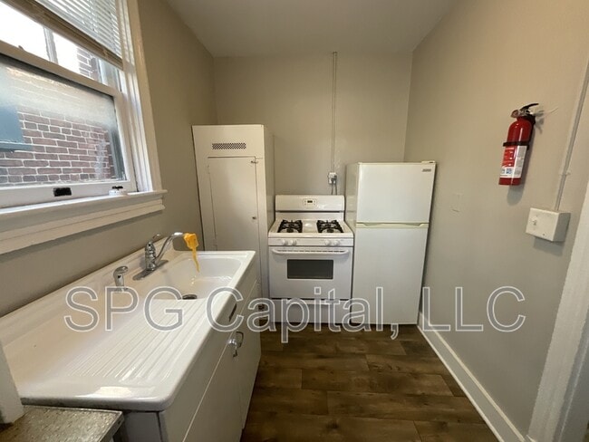 Building Photo - 51 Chambersburg St