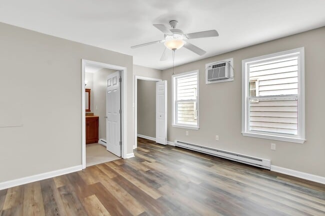 Building Photo - Bright 4 Bedroom, 2.5 Bath Home in Northeastern Schools!