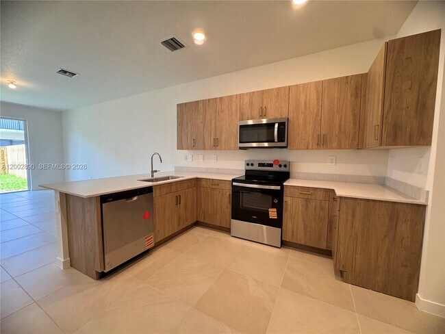 Building Photo - 178 NE 14th St