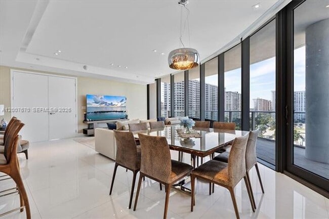 Building Photo - 17475 Collins Ave