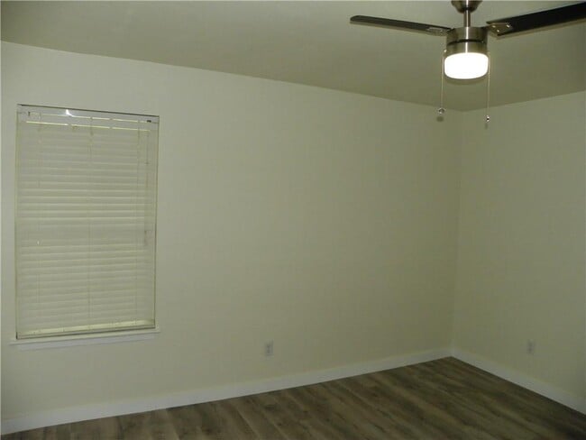 Building Photo - 1306 Colony Creek Dr