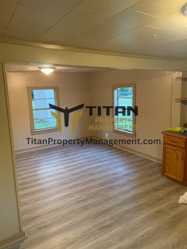 Building Photo - 2Bed/1Bath House