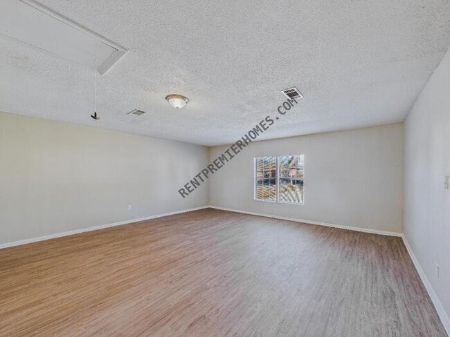 Building Photo - 5223 Mulberry Pl