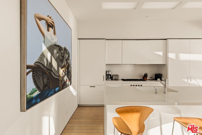 Building Photo - 1267 Palisades Beach Rd