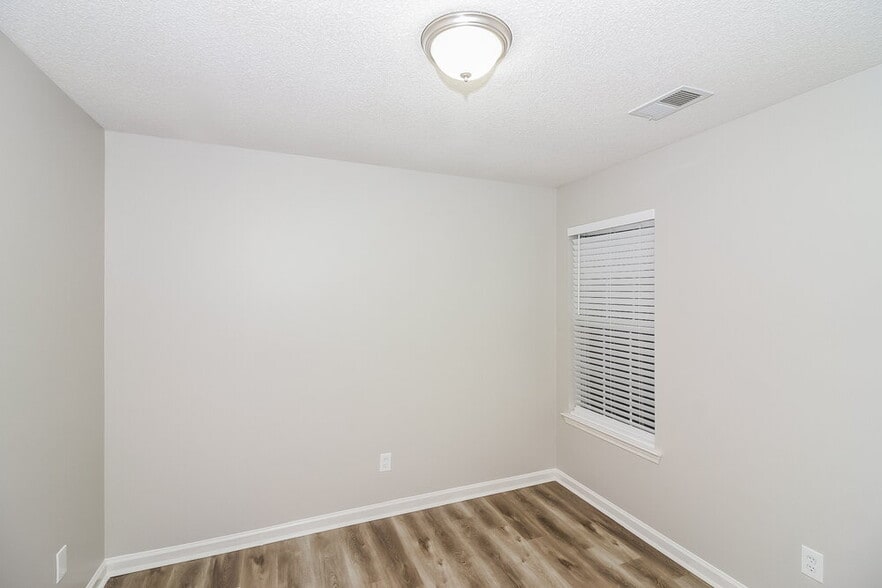 Building Photo - 9301 Charly Hill Ln
