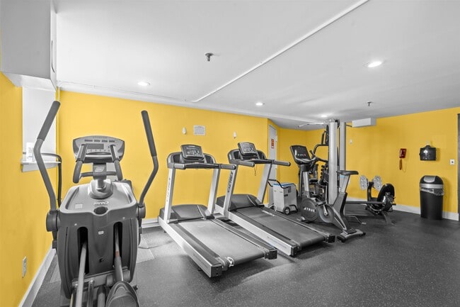 Building Photo - 43 Van Wagenen Ave