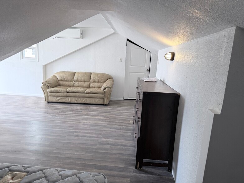 Building Photo - 1155 N Minnesota Ave