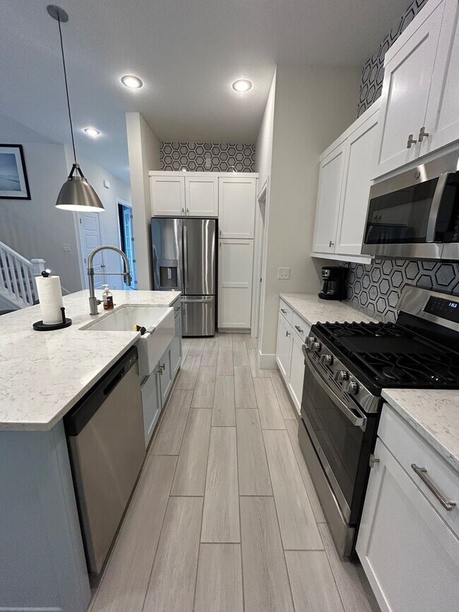 Building Photo - COMING SOON! Fully Furnished Stylish 4-Bed...