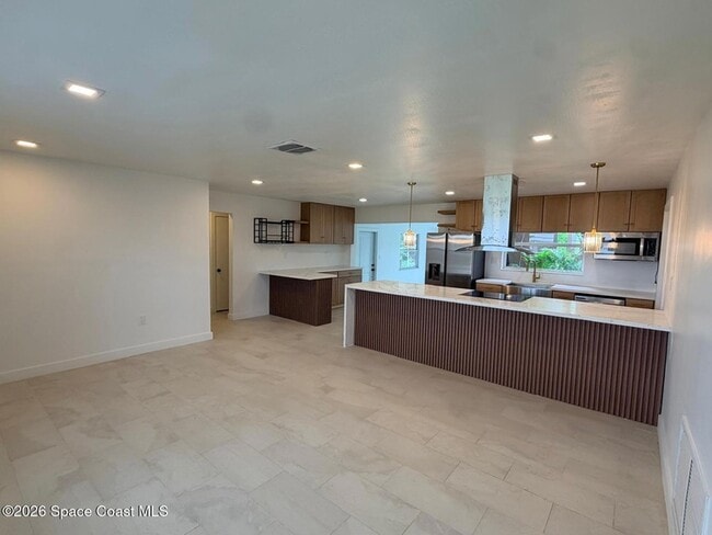 Building Photo - 205 Melaleuca Dr