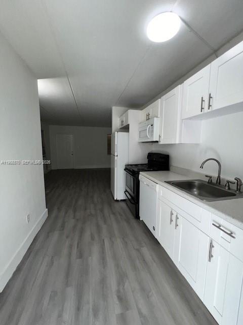 Building Photo - 1220 NW 3rd Ct