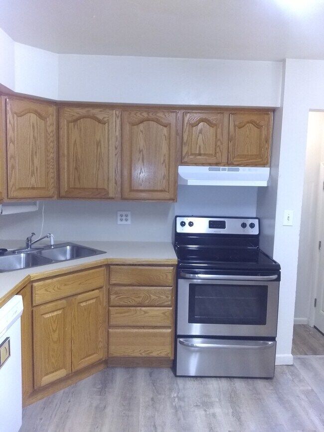 Building Photo - 2115 Jackson St