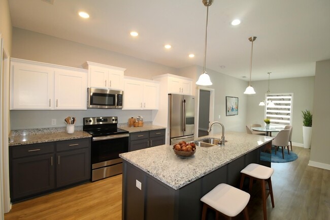 Building Photo - 512 Belmont Ave