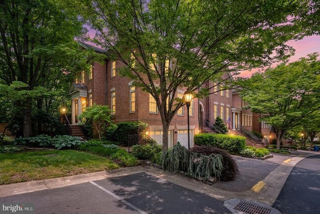 Building Photo - 2026 Mayfair McLean Ct