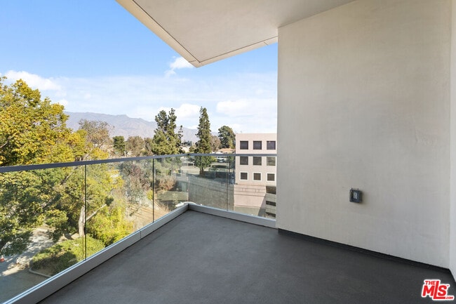 Building Photo - 160 Chestnut St