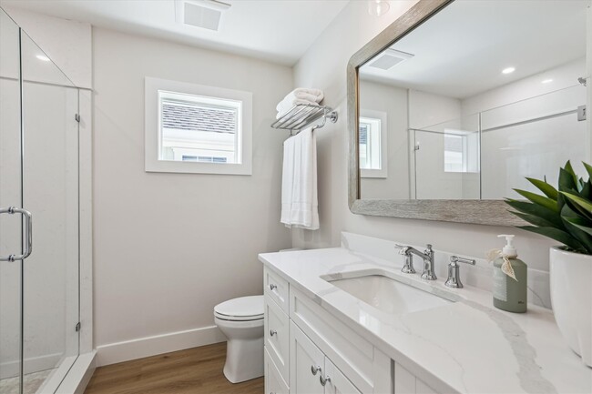 Building Photo - 213 Halyard Dr