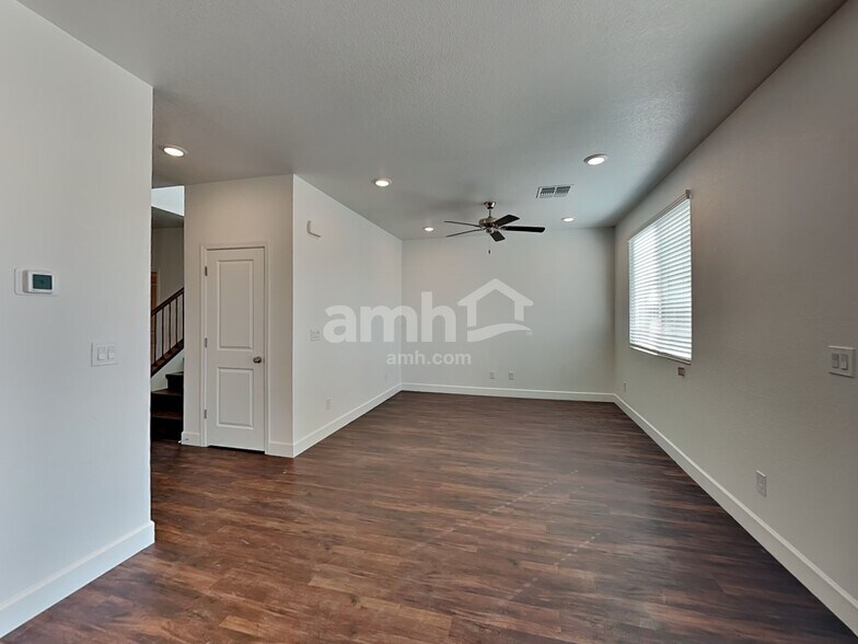 Building Photo - 4239 W St Charles Ave