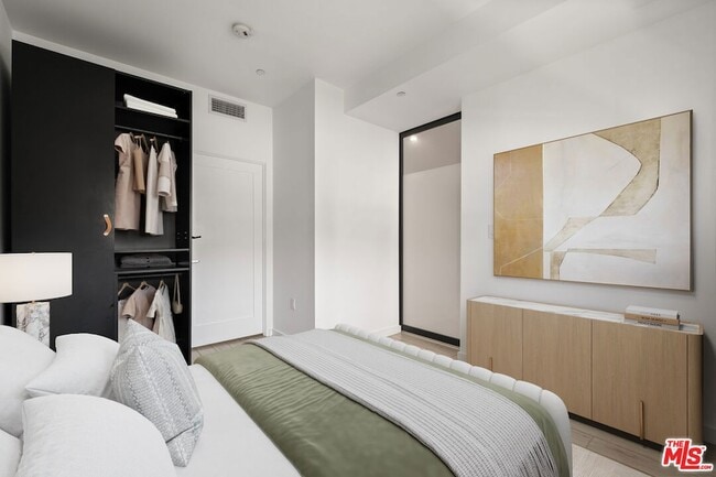 Building Photo - 13045 Pacific Promenade