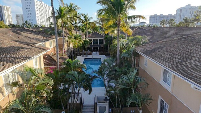 Building Photo - 2941 NE 185th St