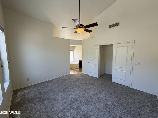 Building Photo - 15844 S 23rd Pl