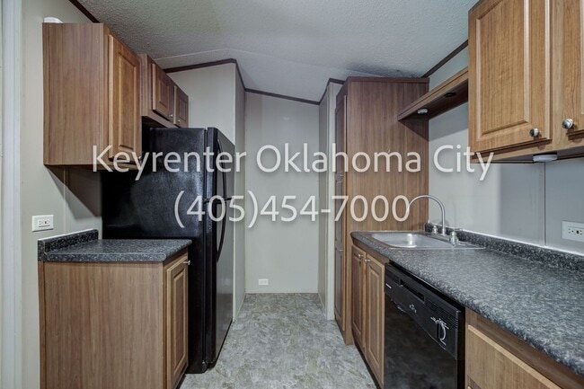 Building Photo - Spacious 2BD/1BTH Home In OakRidge Village In Spencer