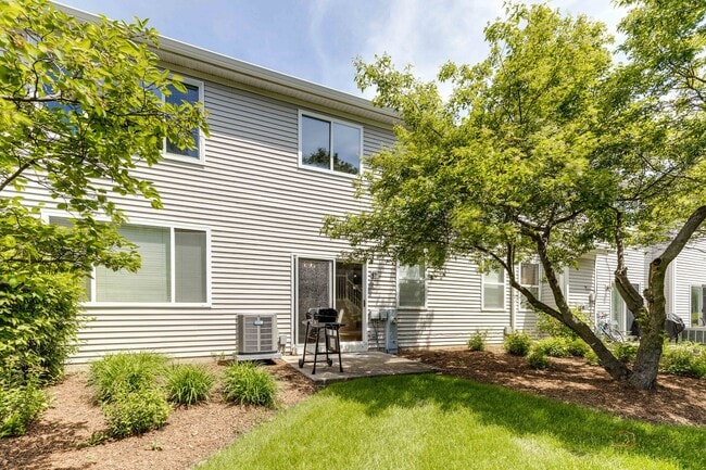 Building Photo - 708 Valley View Ct