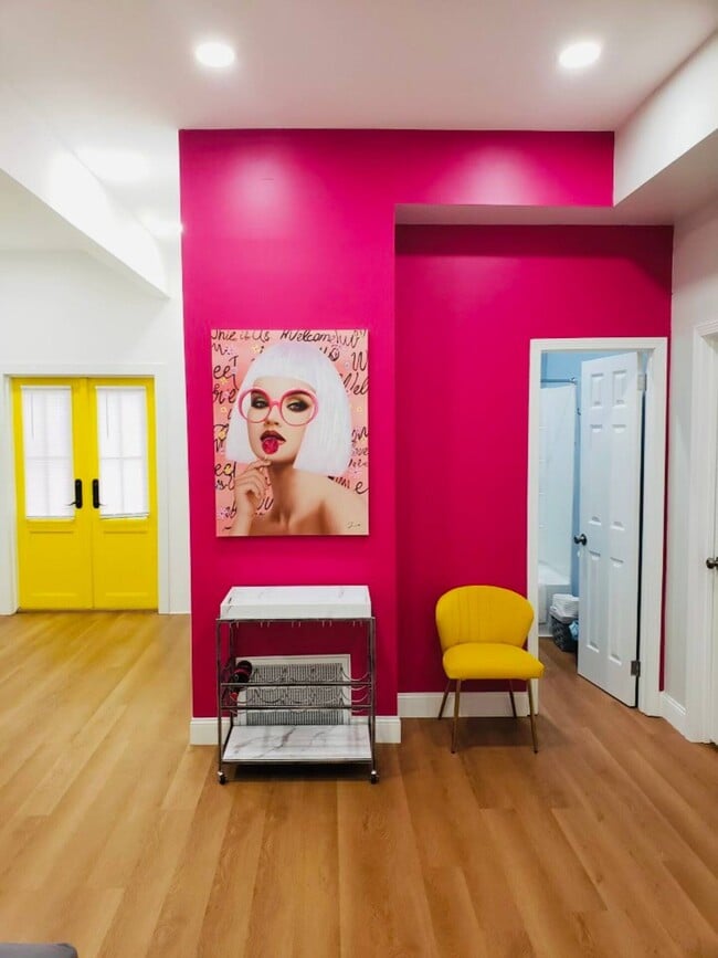 Building Photo - 1000 Longley Ave NW