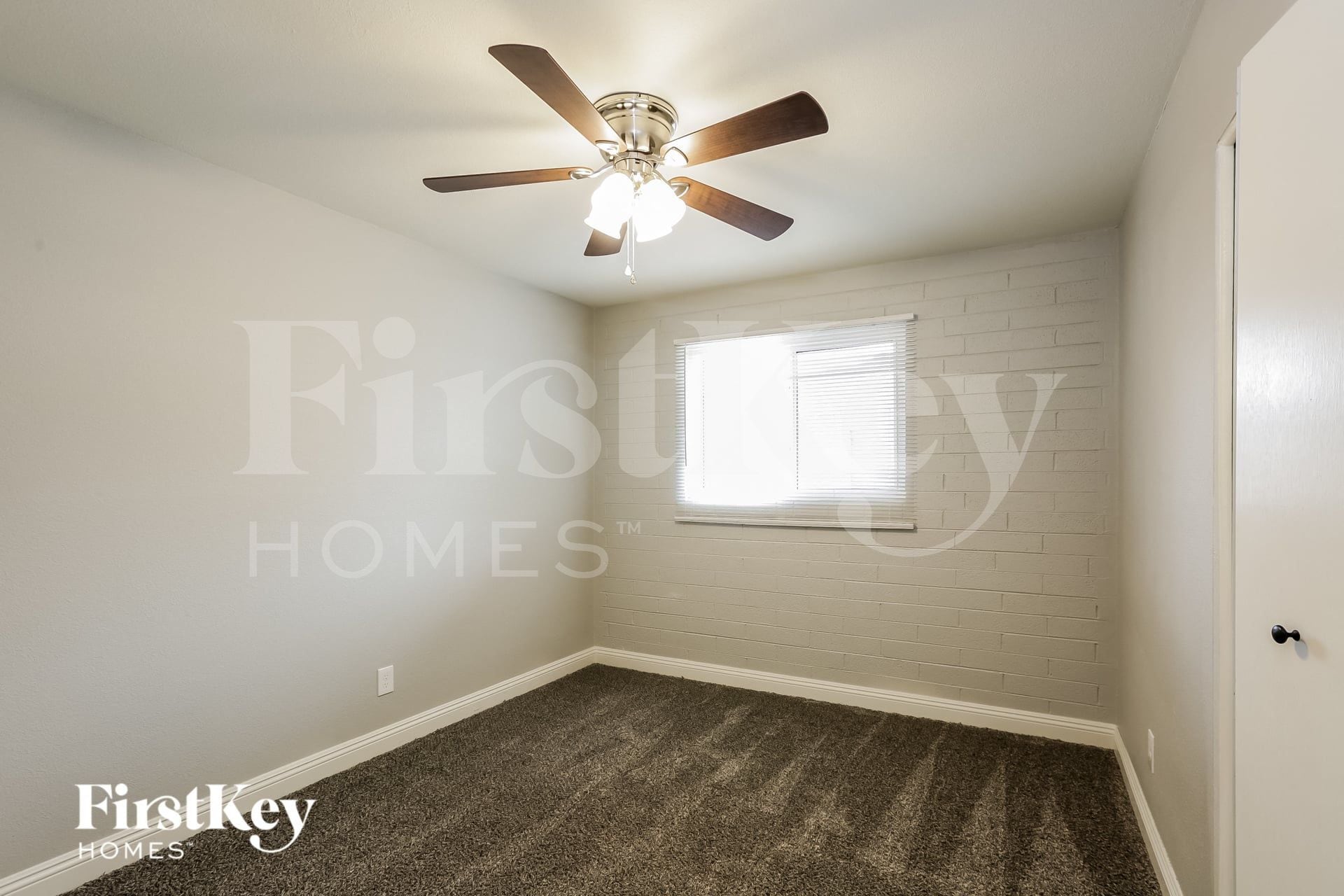 Building Photo - 5361 N 61st Dr