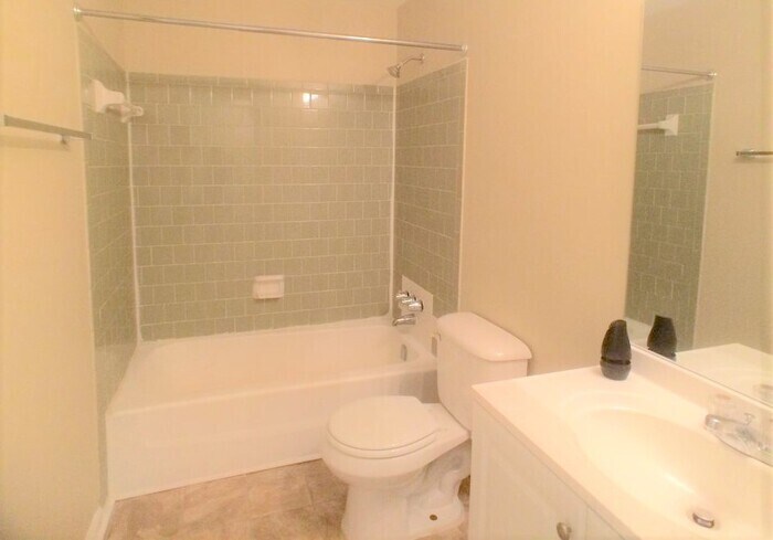 Building Photo - 2875 Woodburn Ct